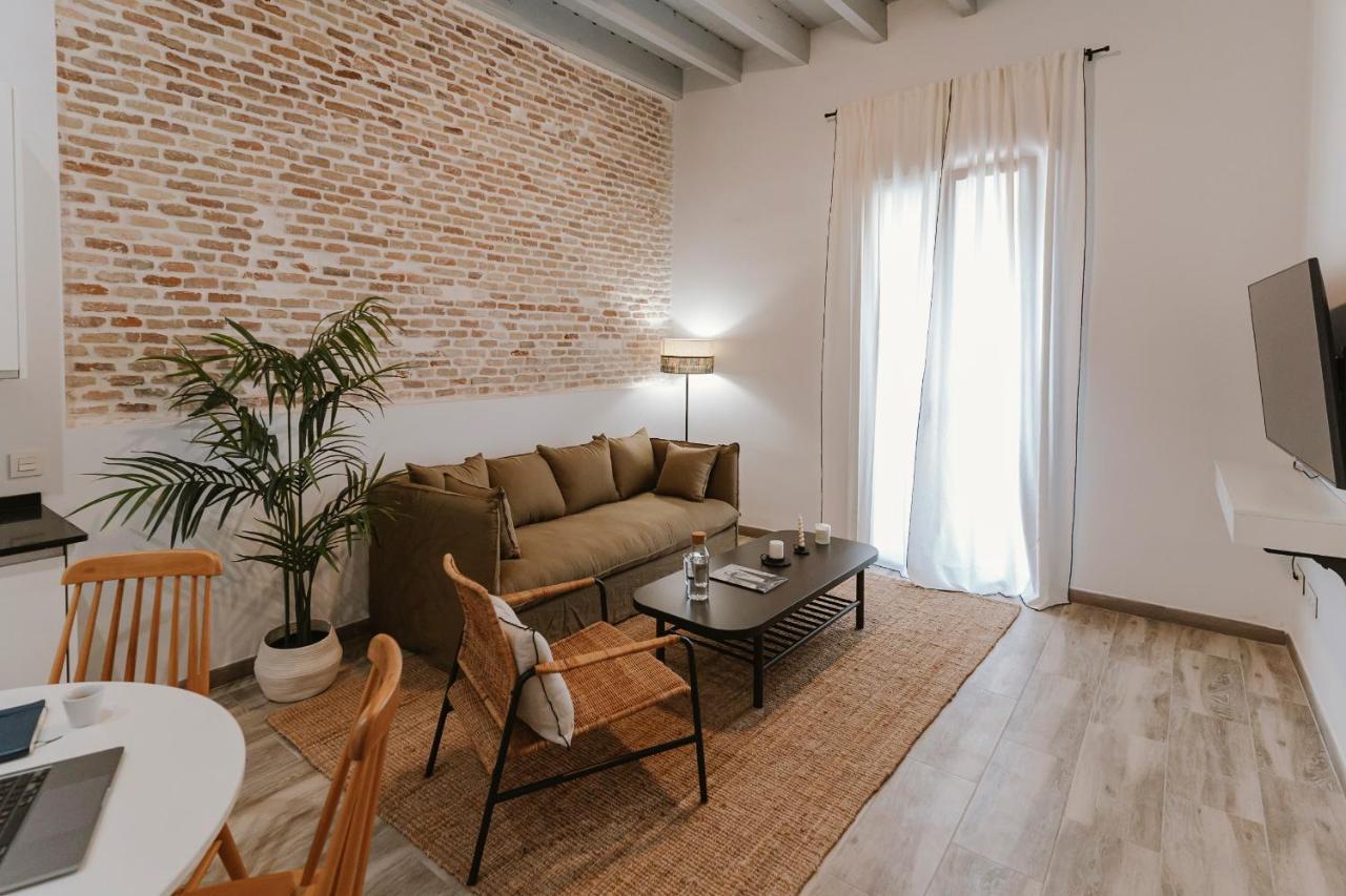 O&L Punonrostro Bright Minimalist Central Home セビリア エクステリア 写真